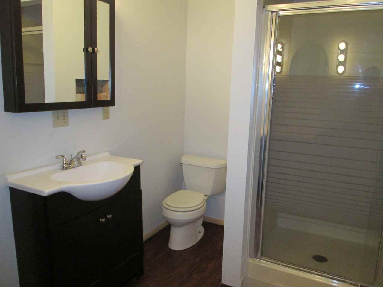 2529 Bainbridge Ave - Photo 5 of 12