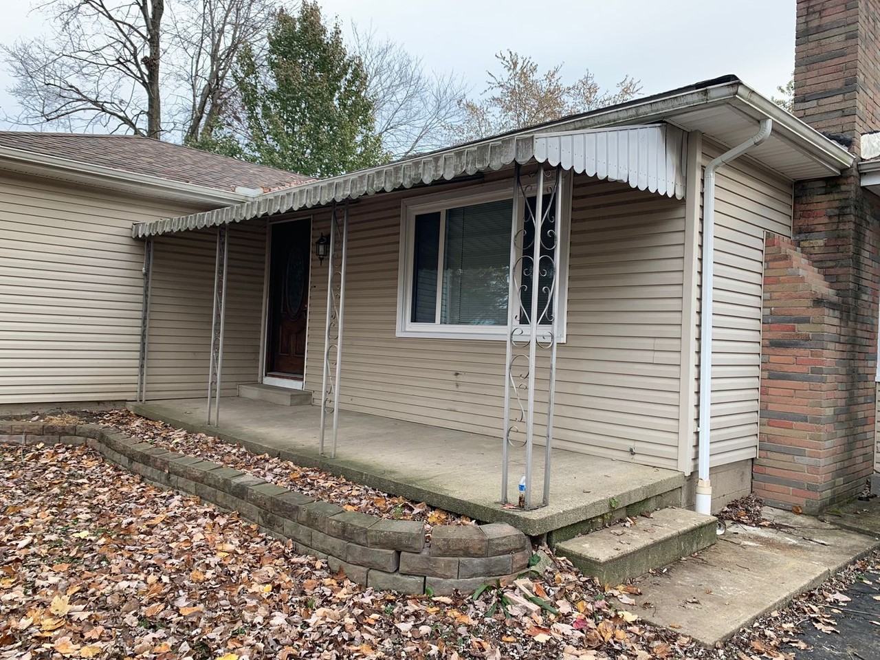 1001 Logan Ave - Photo 3 of 20