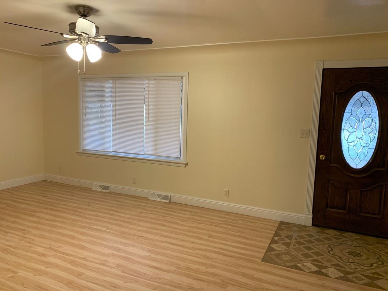 1001 Logan Ave - Photo 4 of 20