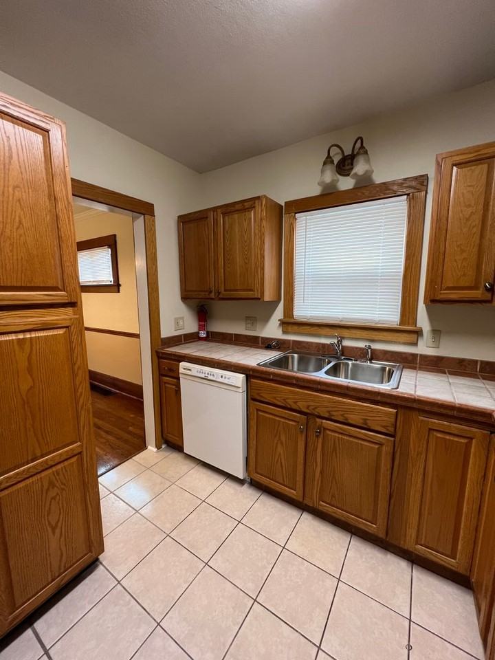 534 E Prospect St - Photo 5 of 14