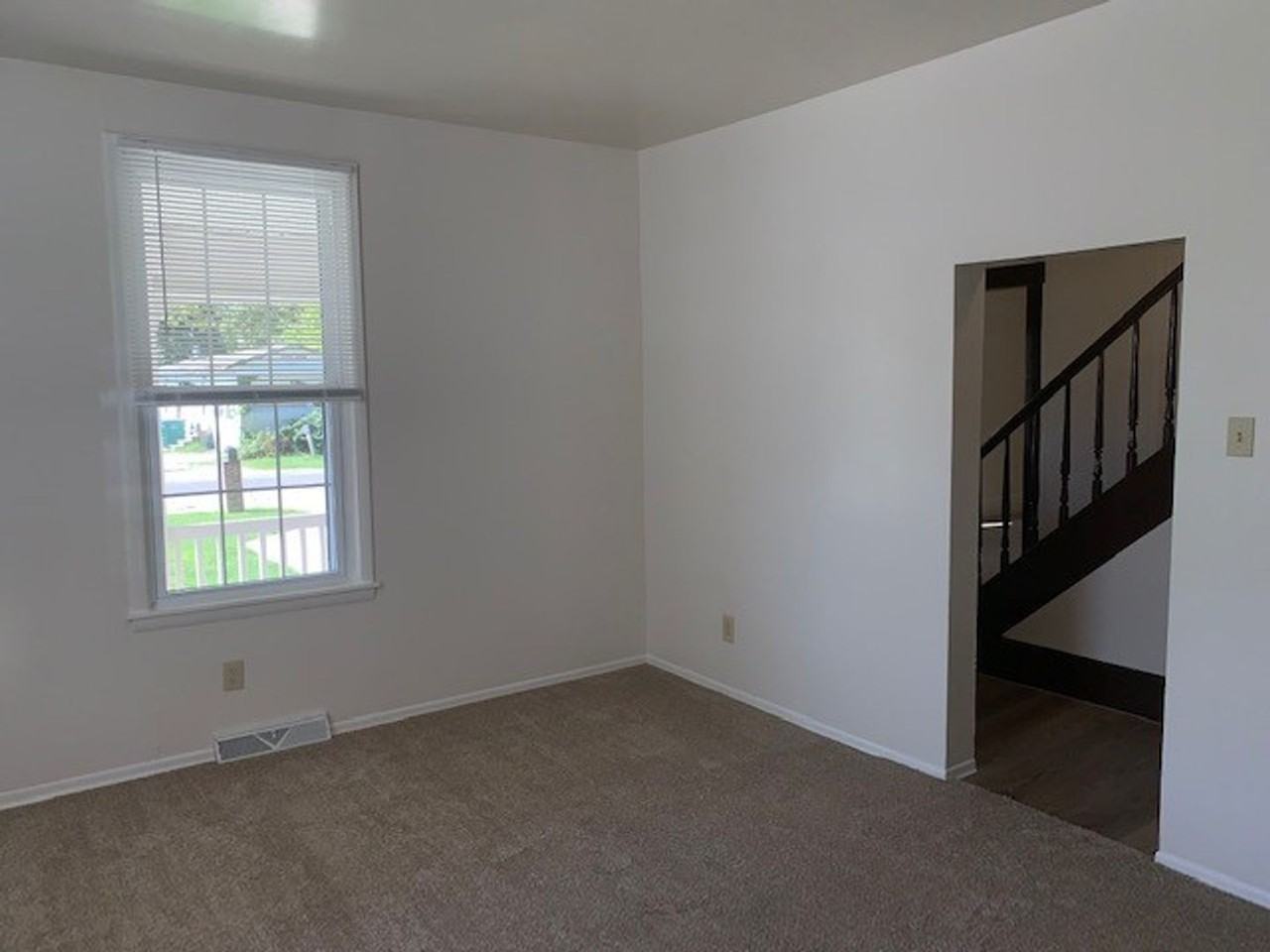 803 W Church St - Photo 3 of 30