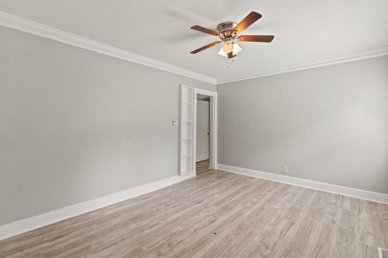 181 Holderness St Sw - Photo 3 of 11