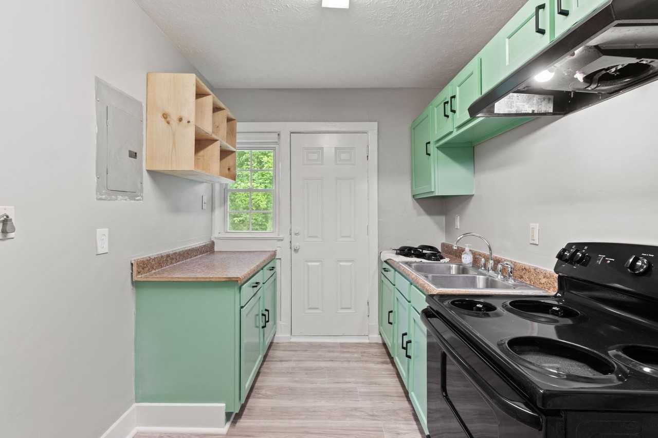 181 Holderness St Sw - Photo 6 of 11