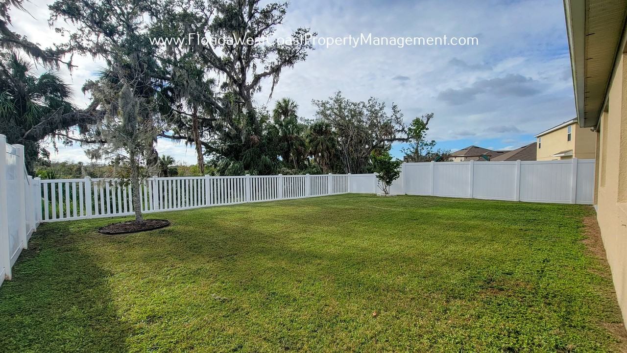 3911 Wayfarer Way - Photo 6 of 27