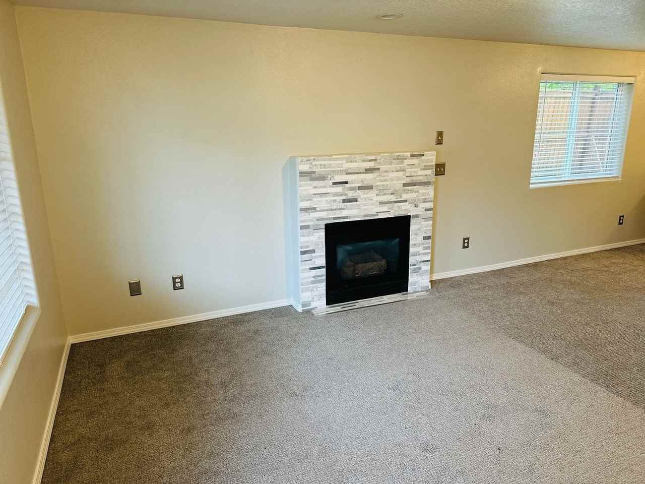 2407 Ne 77th Ave - Photo 3 of 16