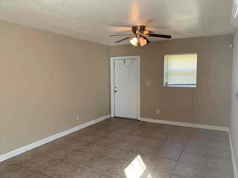 2720 Nw 13th St #3 - Photo 2 of 10