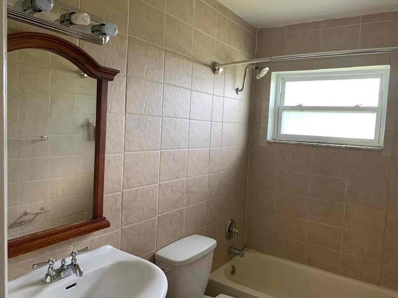 2720 Nw 13th St #3 - Photo 3 of 10