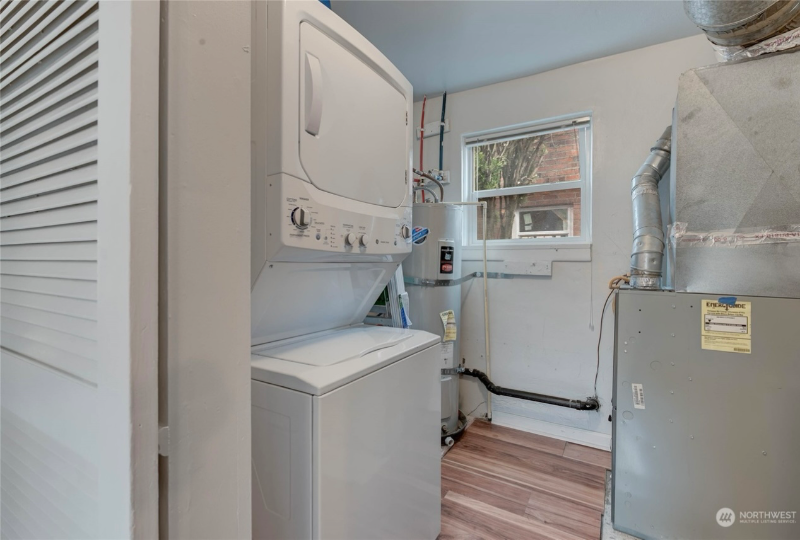 8147 9th Ave Sw - Photo 3 of 13