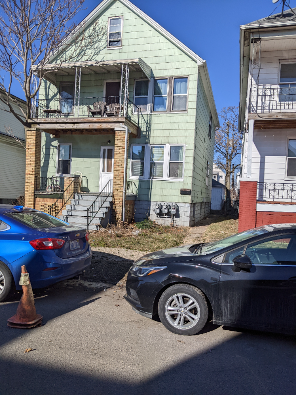2673 Whalen St - Photo 2 of 4