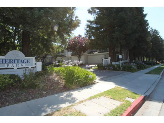 2602 Heritage Park Cir - Photo 2 of 18