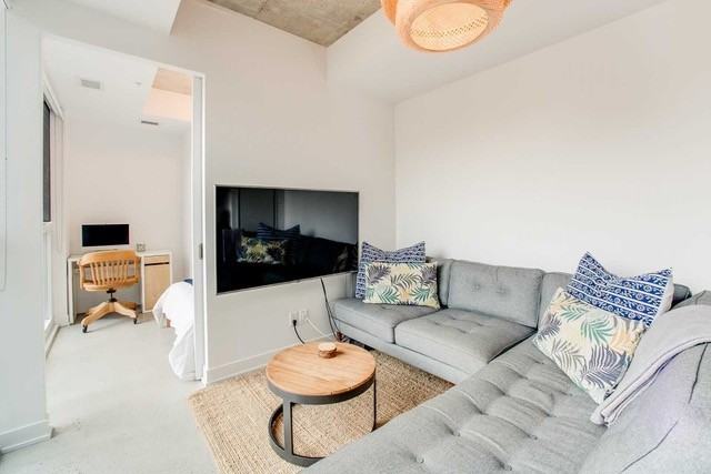 38 Howard Park Avenue - Photo 2 of 11