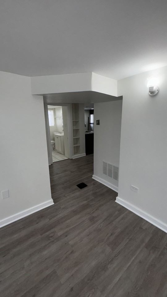 3053 W 56th St #B - Photo 7 of 9
