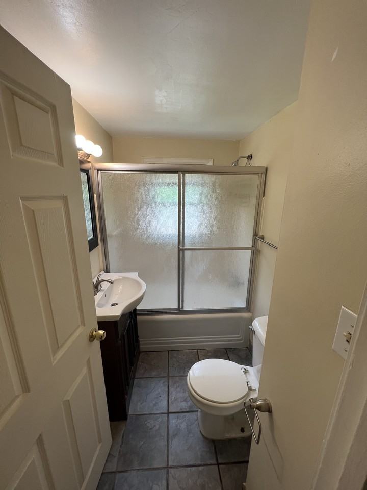 26040 Hanover St #NA - Photo 6 of 10