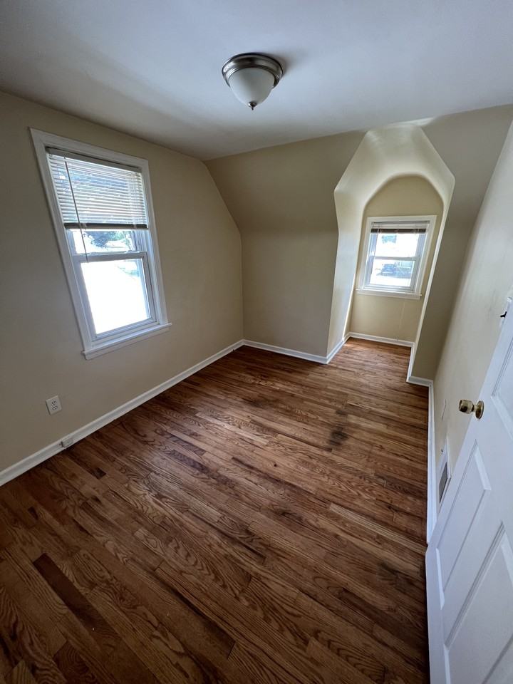 26040 Hanover St #NA - Photo 7 of 10