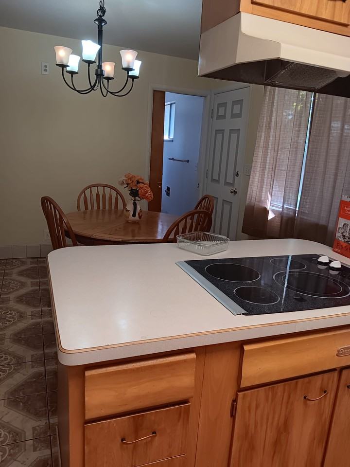 201 Bayview Drive - Photo 3 of 5