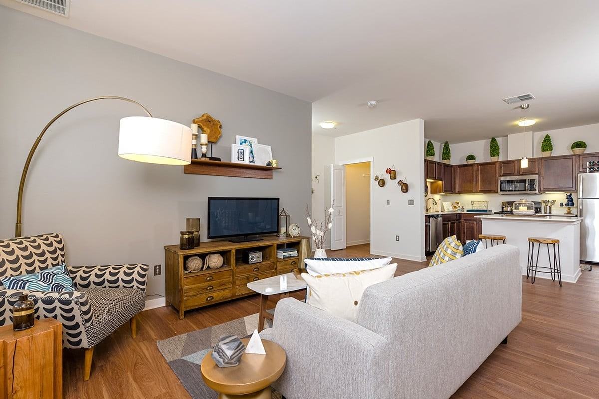 Oakcliff Apartments - Photo 3 of 13