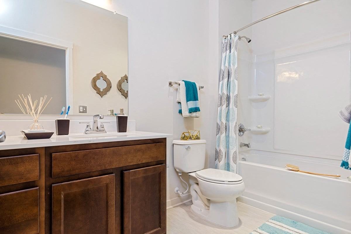 Oakcliff Apartments - Photo 5 of 13