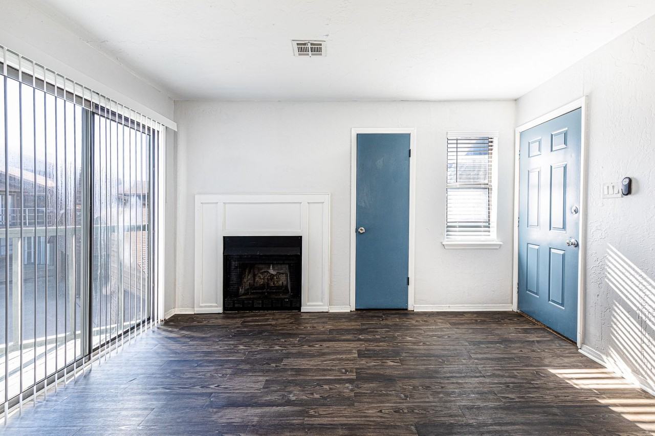 4038 Nw Ozmun Ave #4038D - Photo 4 of 21