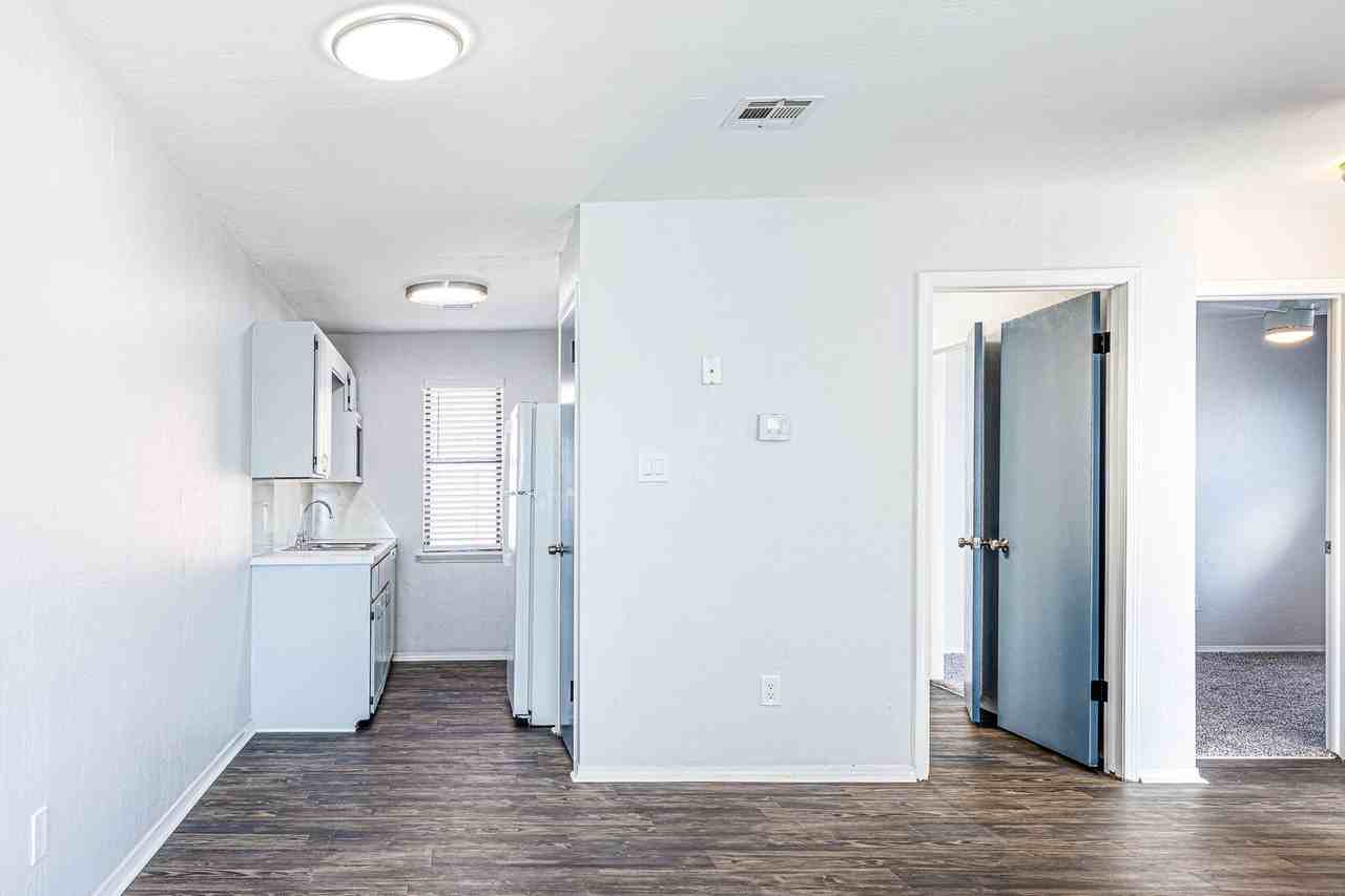 4038 Nw Ozmun Ave #4038D - Photo 6 of 21