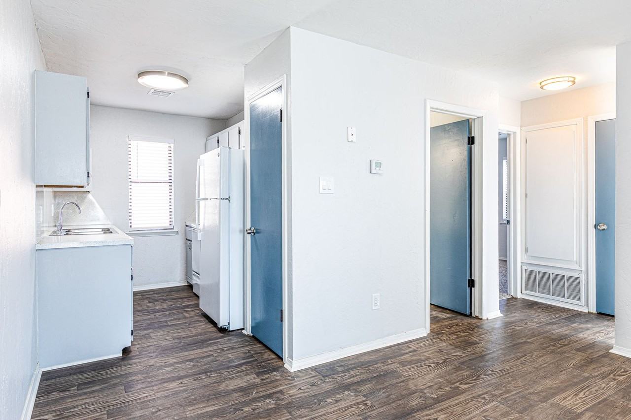 4038 Nw Ozmun Ave #4038D - Photo 7 of 21