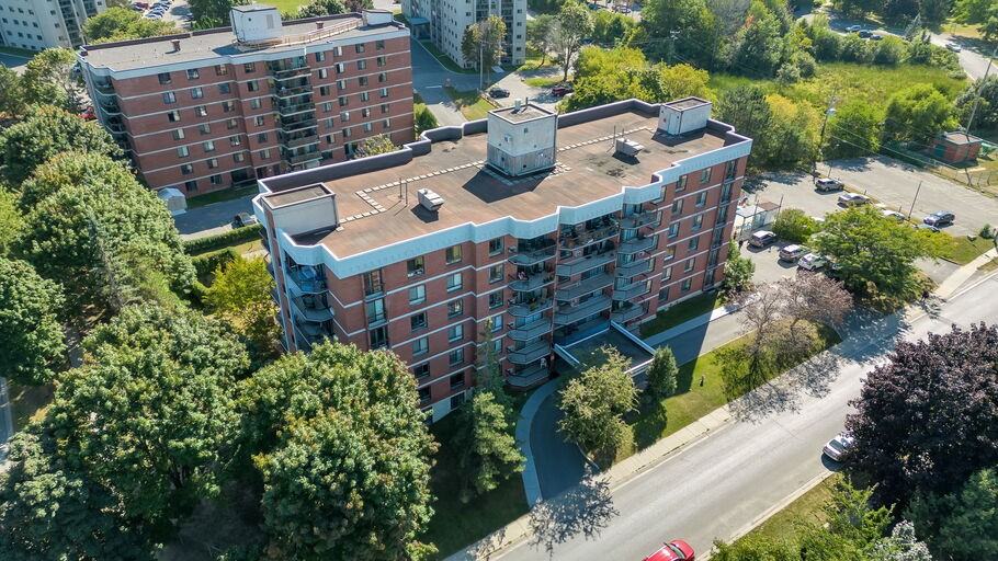 14 Greenview Dr #103 - Photo 2 of 30