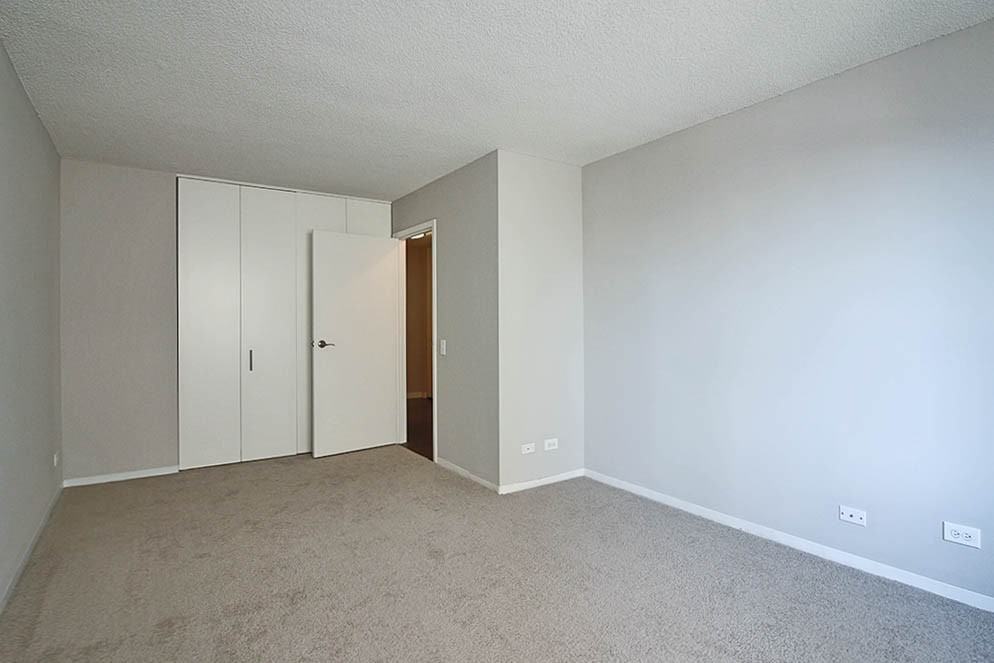 77 West Huron Street #3-3-5 - Photo 5 of 21