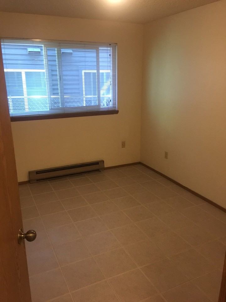 University West - Photo 5 of 14