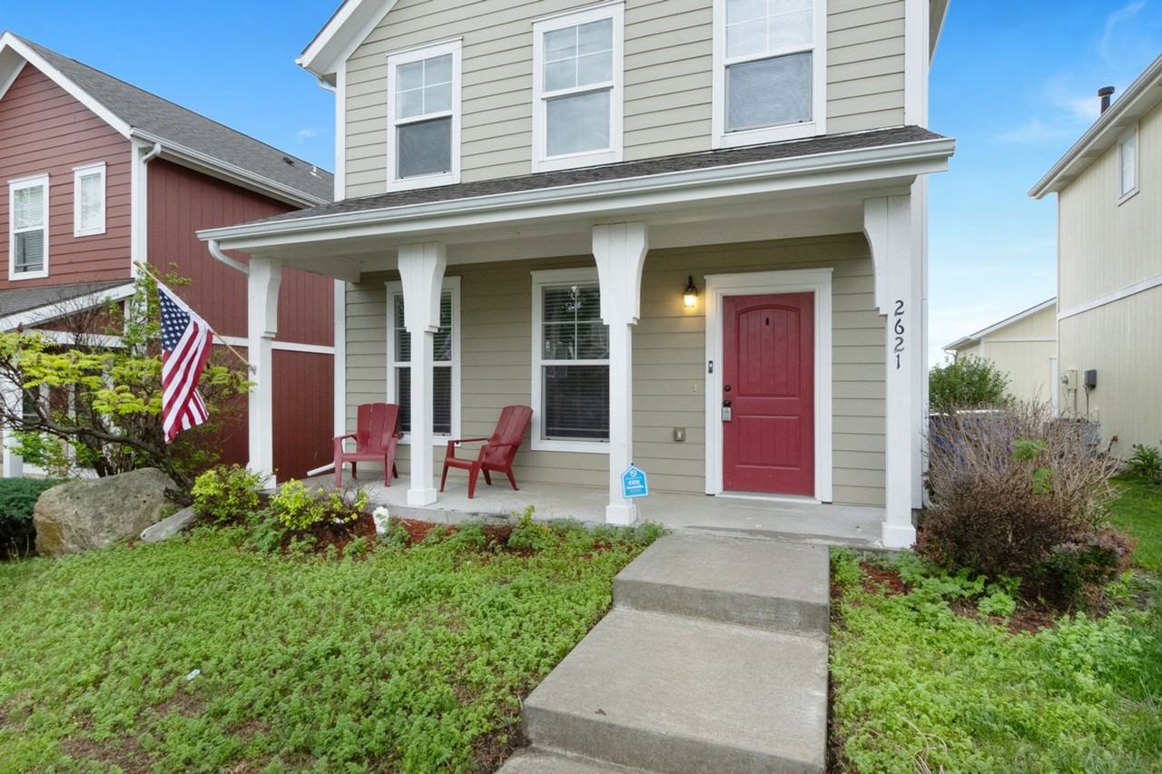2621 Valentine Ln - Photo 2 of 27
