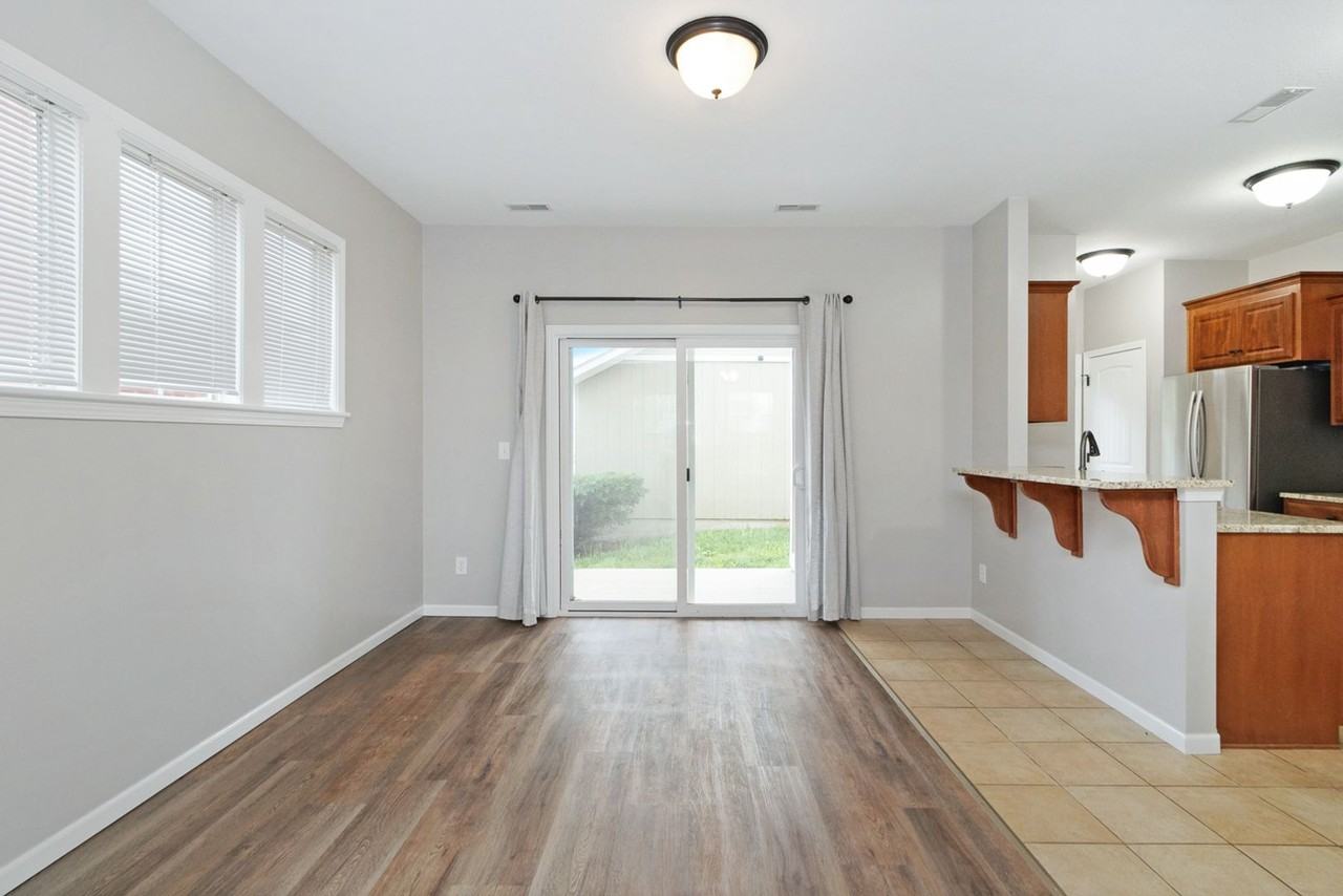 2621 Valentine Ln - Photo 7 of 27