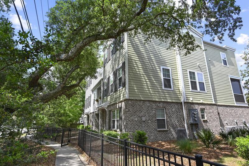 1098 Rifle Range Rd - Photo 3 of 37