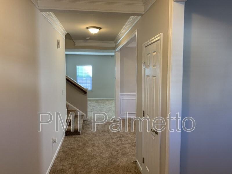 481 Whispering Oak Cir - Photo 4 of 28