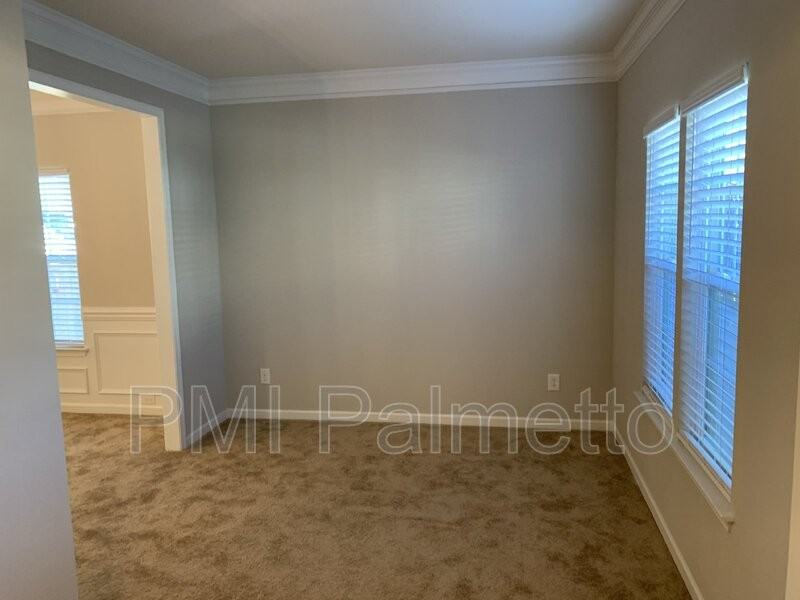 481 Whispering Oak Cir - Photo 5 of 28