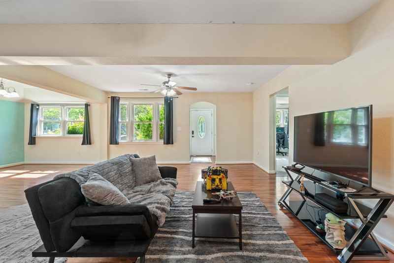 3315 Dunkirk Ave - Photo 6 of 26