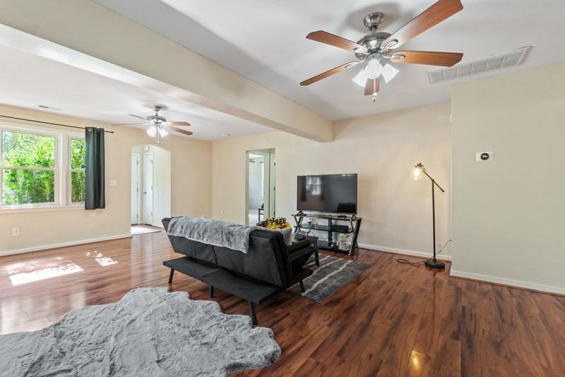 3315 Dunkirk Ave - Photo 7 of 26