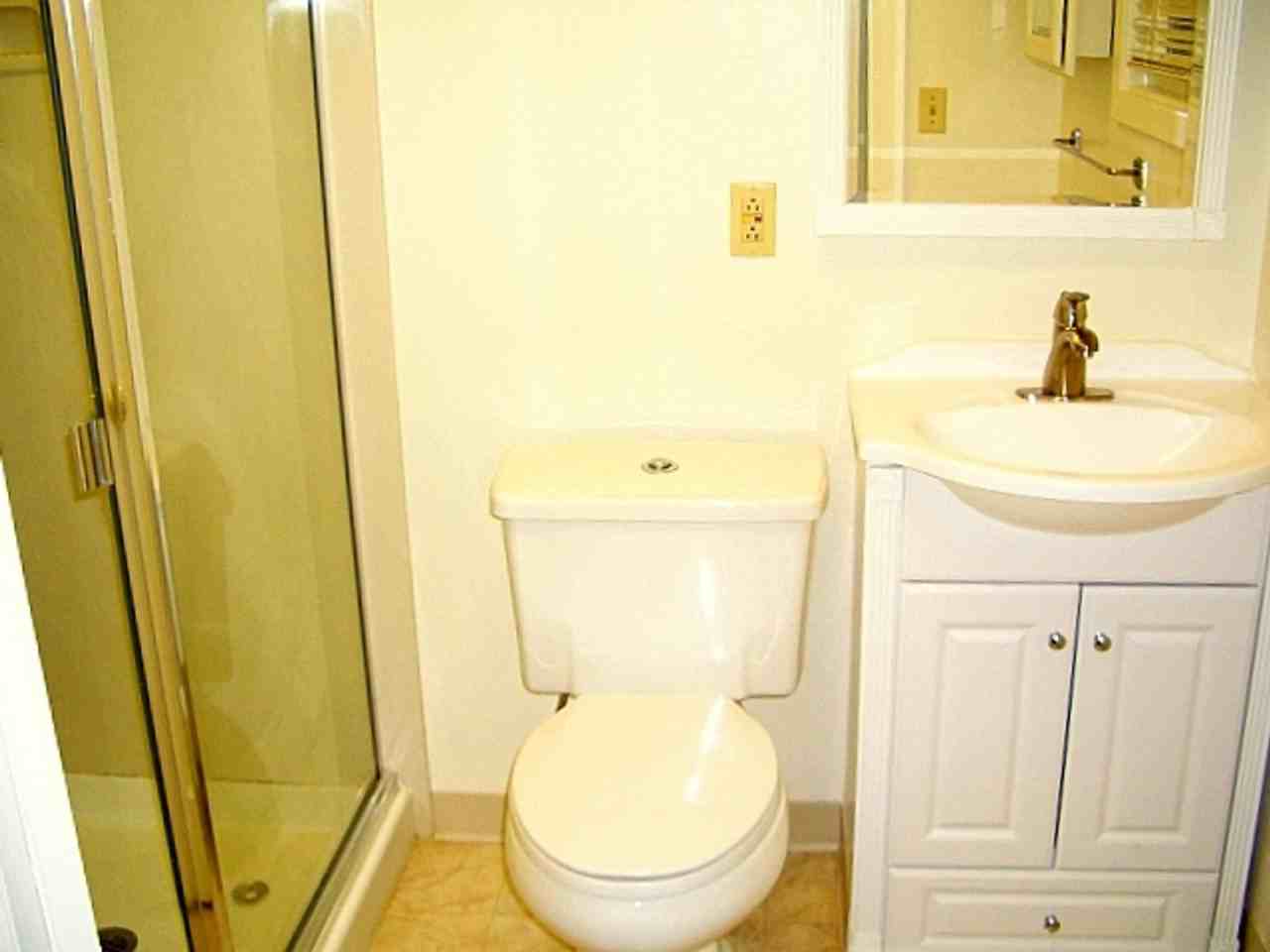 1716 University Ave #19 - Photo 5 of 5