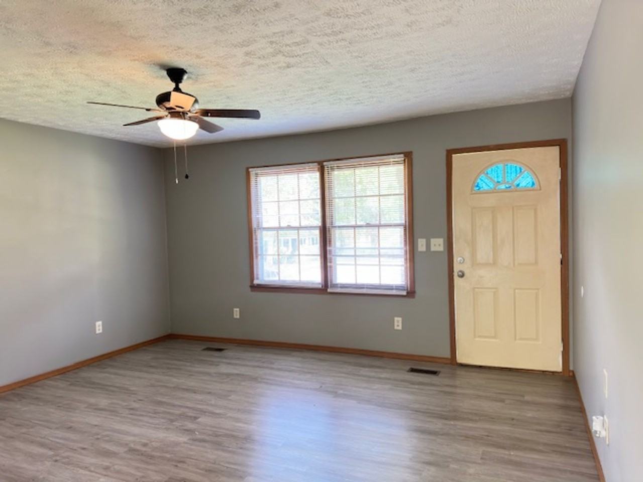 140 Stewart - Photo 5 of 32