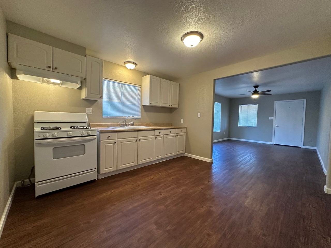 303 Taylor St - Photo 4 of 13