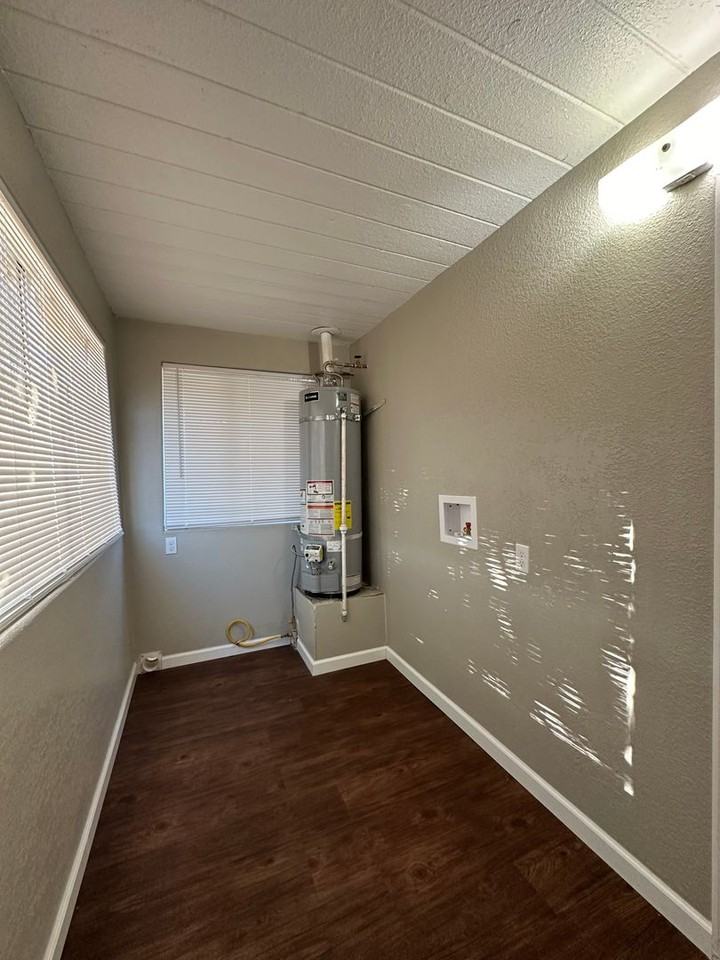 303 Taylor St - Photo 5 of 13