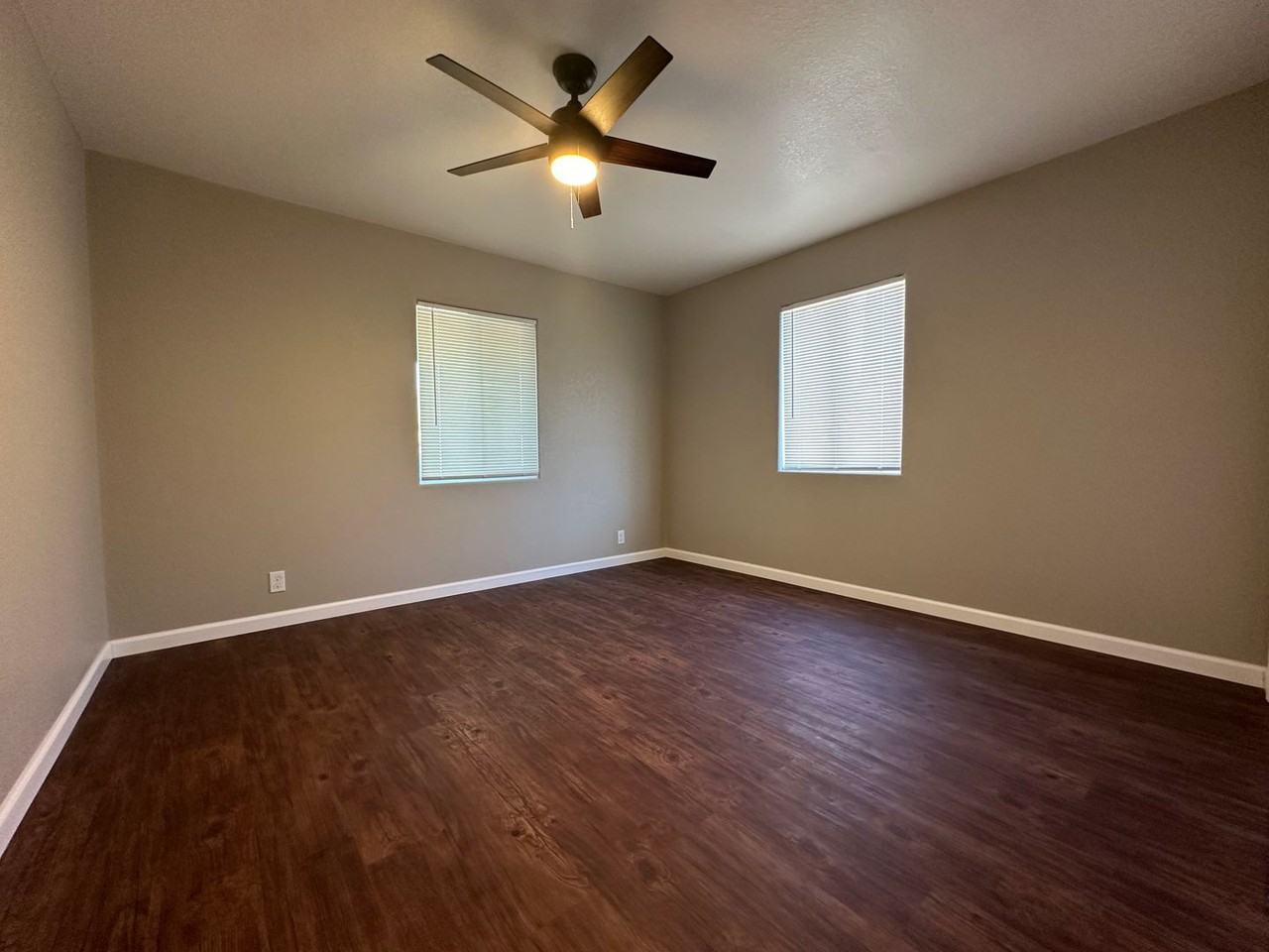303 Taylor St - Photo 6 of 13