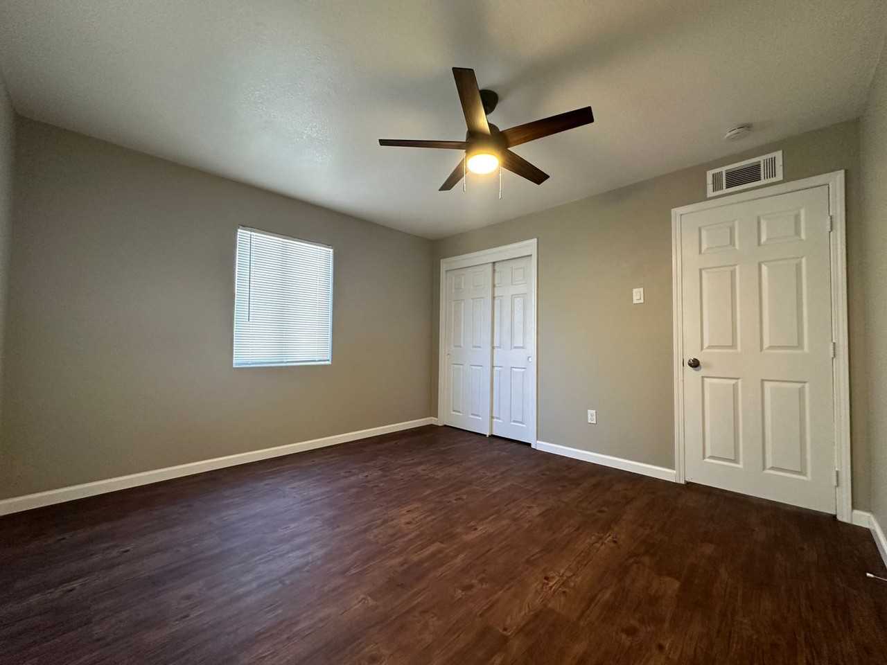 303 Taylor St - Photo 7 of 13