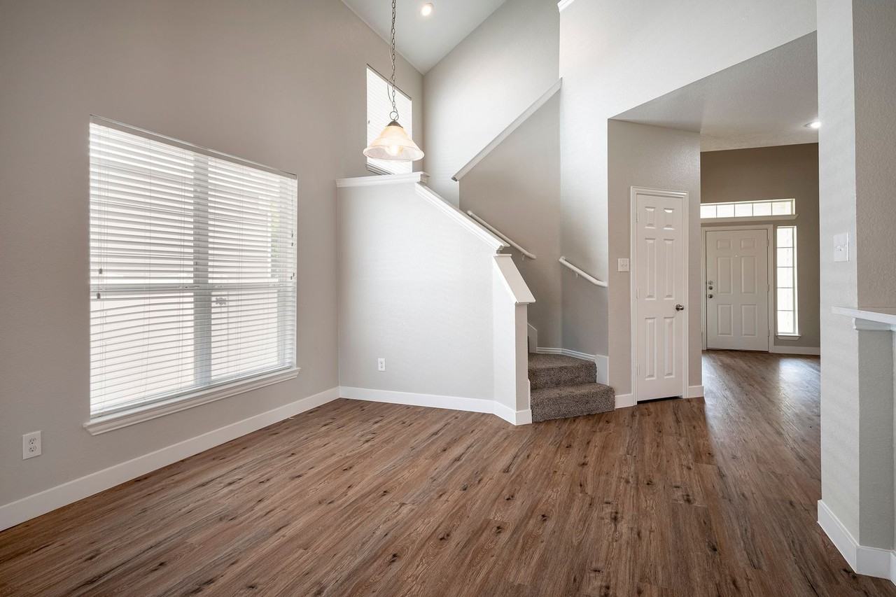 9902 Maple Dr - Photo 6 of 24