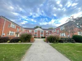 featured image of 460 Woodward Ave