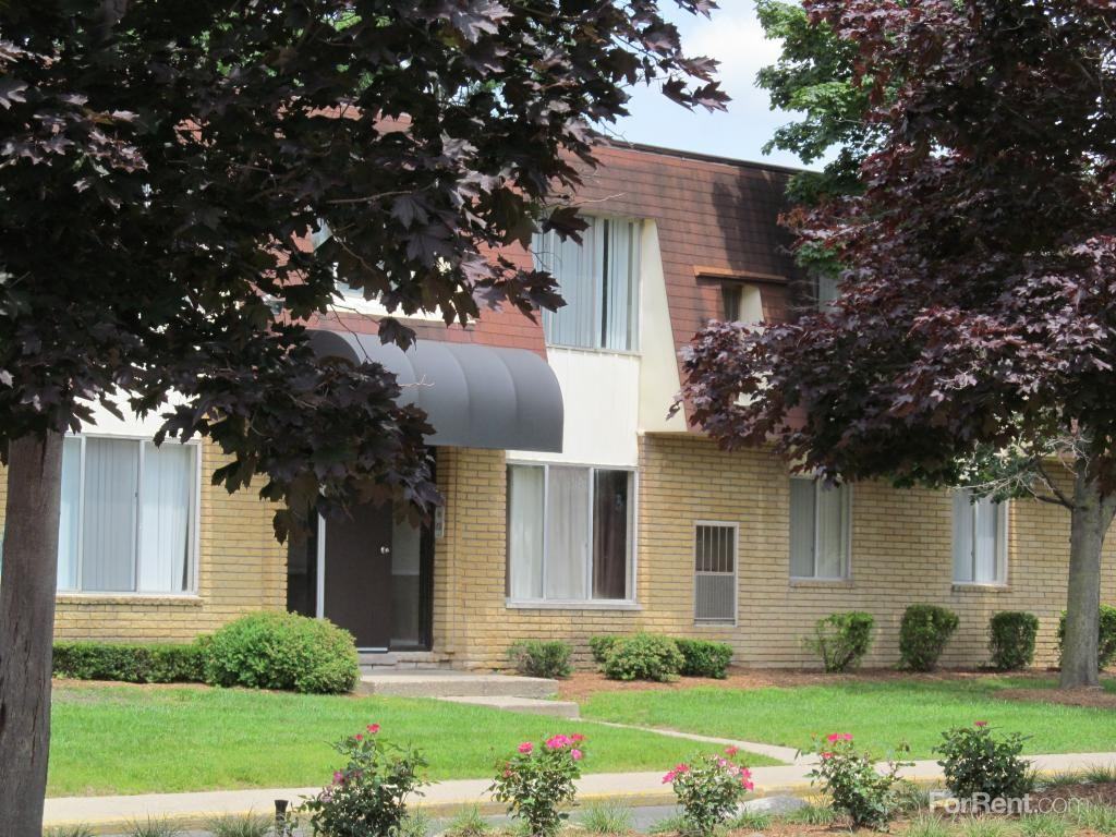 Willow Creek Apartments And Townhomes - Photo 3 of 19