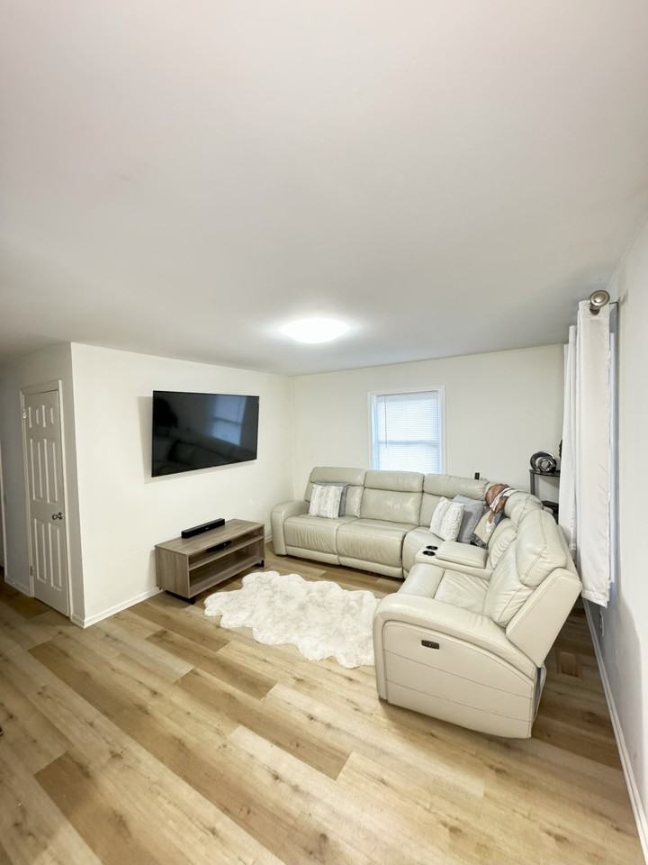 2620 Dundeen St #1 - Photo 2 of 10