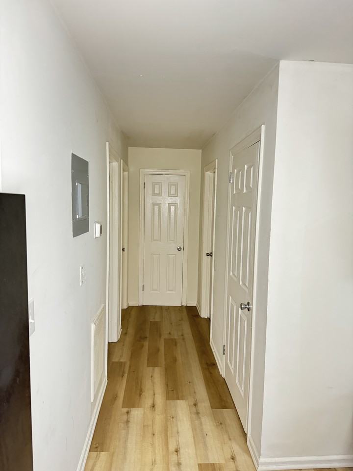 2620 Dundeen St #1 - Photo 3 of 10