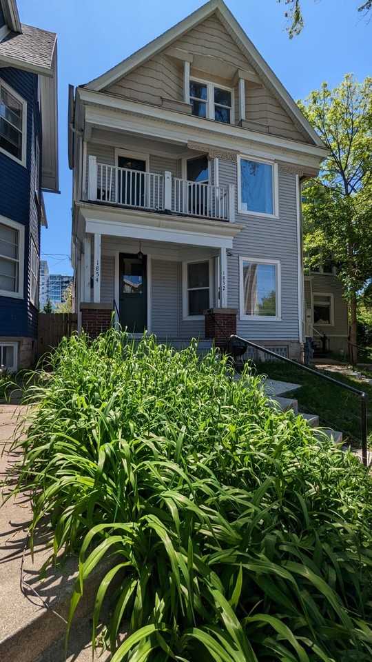 1852 N Cambridge Ave NA, Milwaukee, WI 53202 4 Bedroom House for