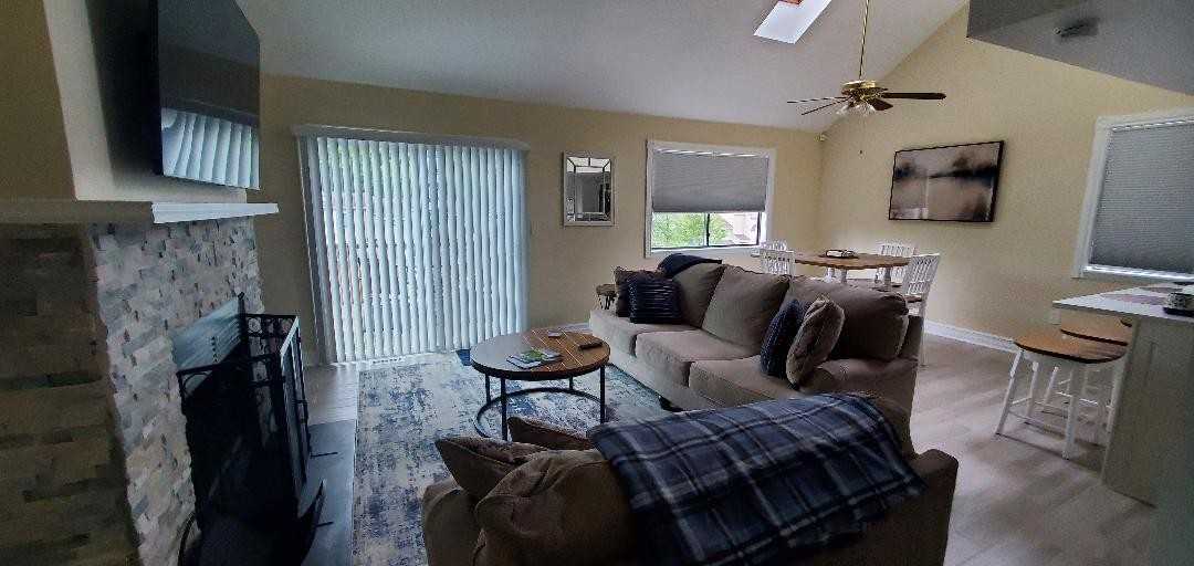 3330 Windemere Dr #1 - Photo 4 of 33