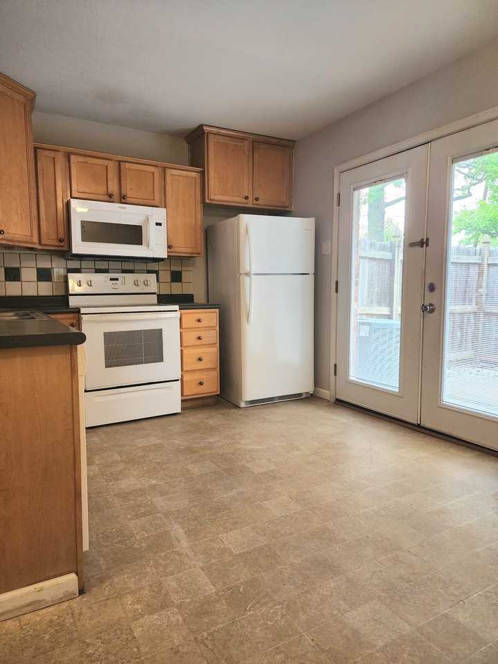 4285 Burnett Walk #NA - Photo 3 of 11