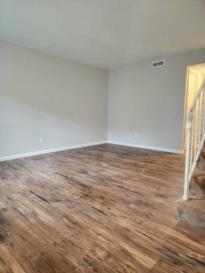 4285 Burnett Walk #NA - Photo 5 of 11