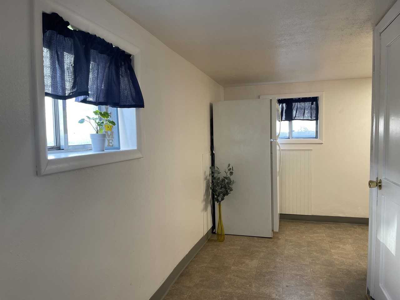 726 Broadway St #4 - Photo 4 of 11